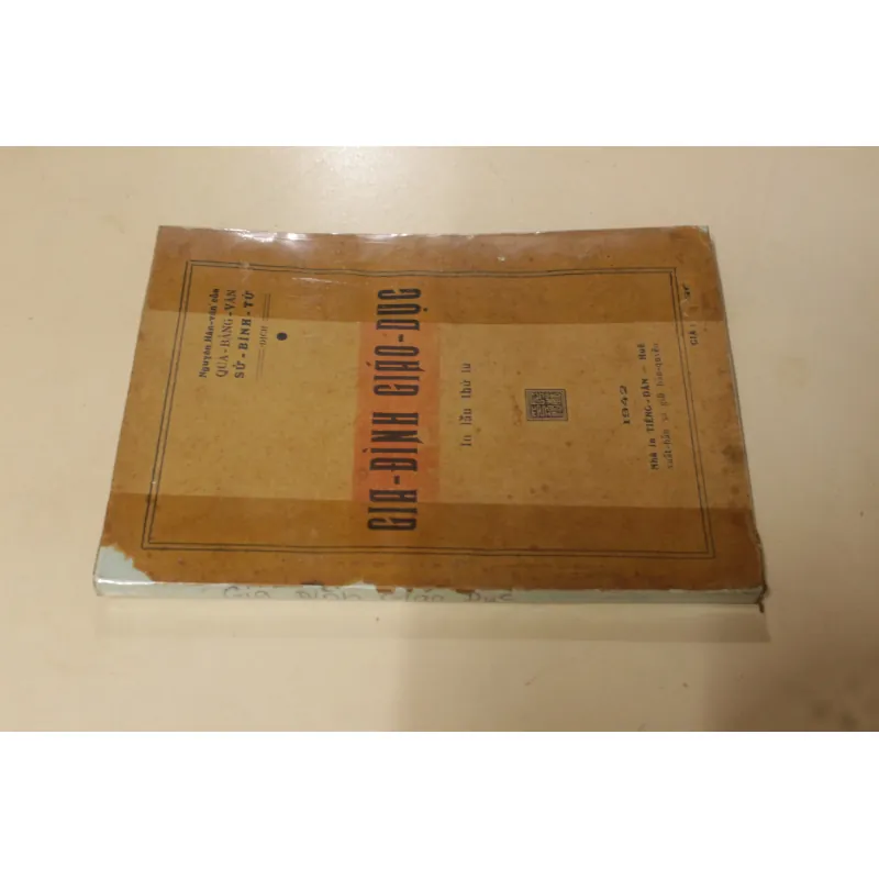 Gia đình giáo dục 960401