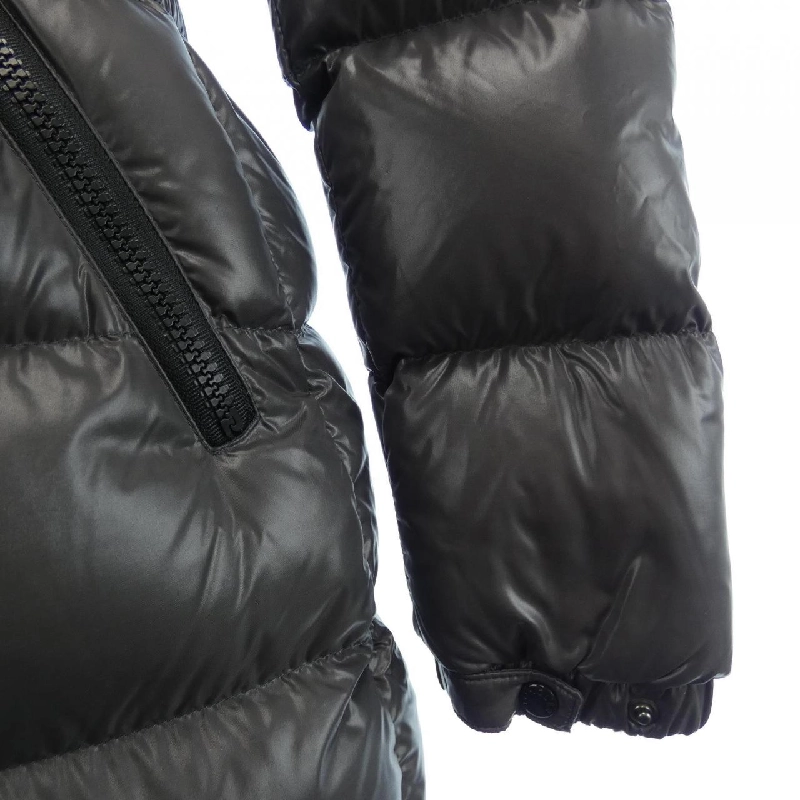 Áo khoác lông vũ MONCLER 641624