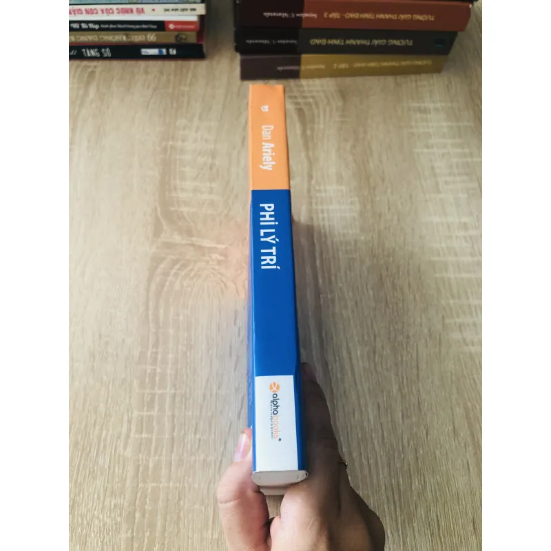 PHI LÝ TRÍ 1020474