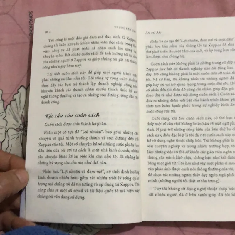 Tỷ phú bán giày 755323