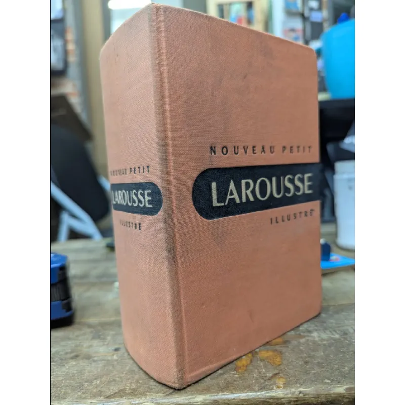 Nouveau petit larousse illustré 122487