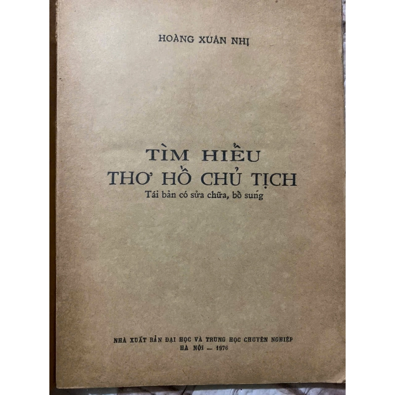 Tìm hiểu thơ Hồ chủ tịch - Hoàng Xuân Nhị 539667