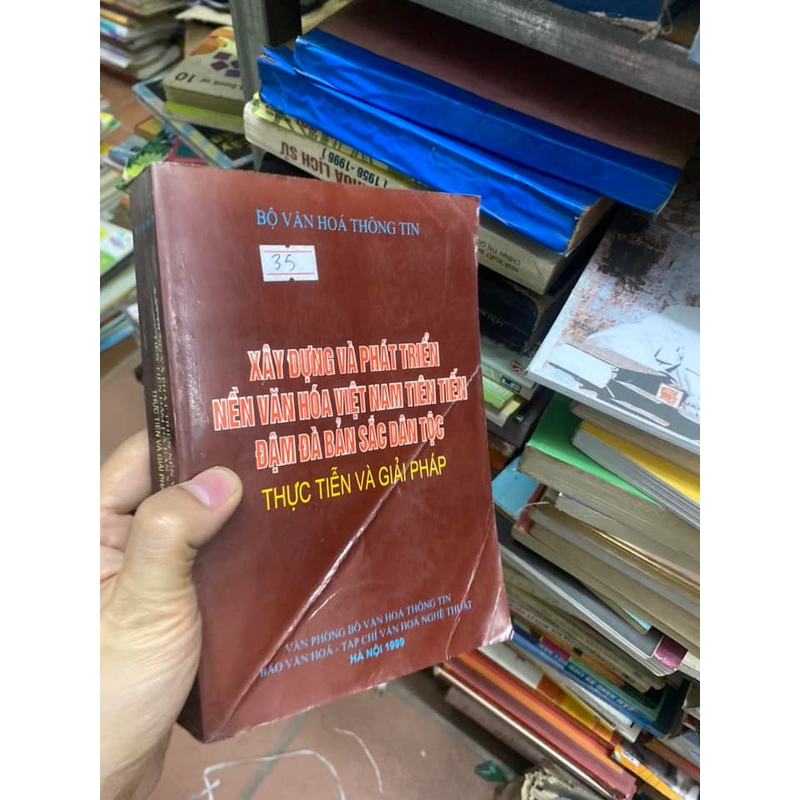 Sách Xây dựng và phát triển nền văn hóa Việt Nam tiên tiến đậm đà bản sắc dân tộc 313221