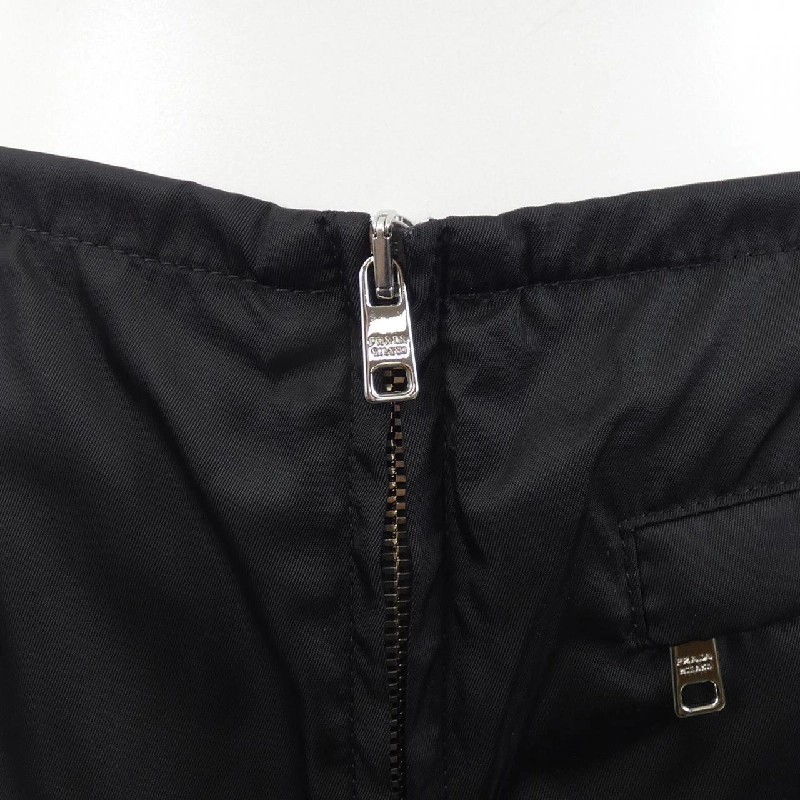 Chân váy flare gabardine PRADA với logo tam giác 21H881 S202 1WQ8 - Hàng hiệu Authentic 819127