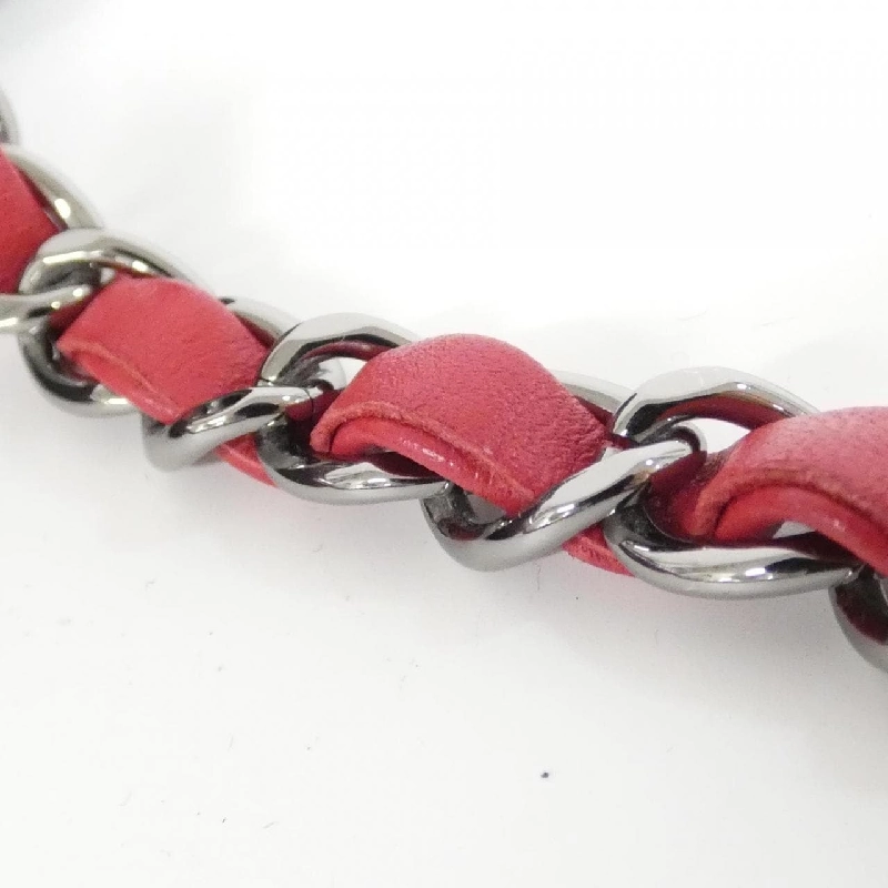 Túi xách chéo Chanel 69900 610138