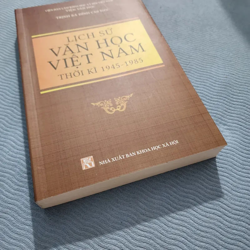 Lịch sử văn học việt nam thời kì 1945-1985 | trịnh bá đĩnh 1000851