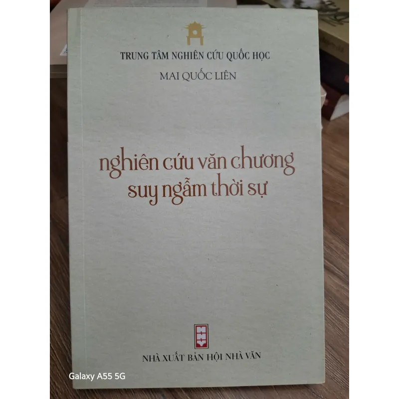 nghiên cứu văn chương suy ngẫm thời sự - Mai Quốc Liên - Phê bình / Nghiên cứu 693938