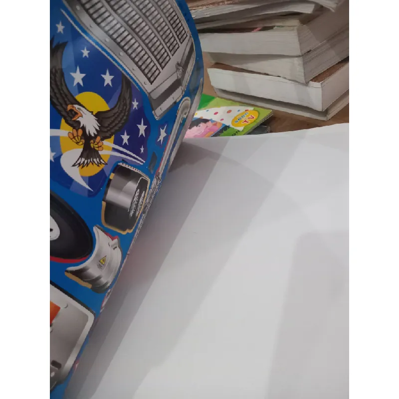 Build your own TRUCKS Sticker Book - Usborne 593864