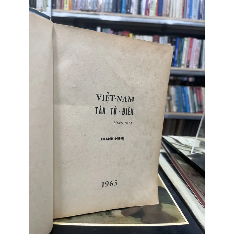 VIỆT NAM TÂN TỪ ĐIỂN 697656