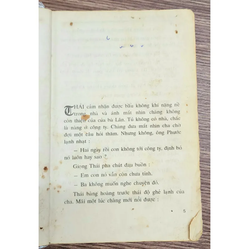 Tiểu thuyết lãng mạn Việt Nam: GIÓ THOẢNG QUA ĐỜI EM (Lê Duy Phương Thảo) 782348