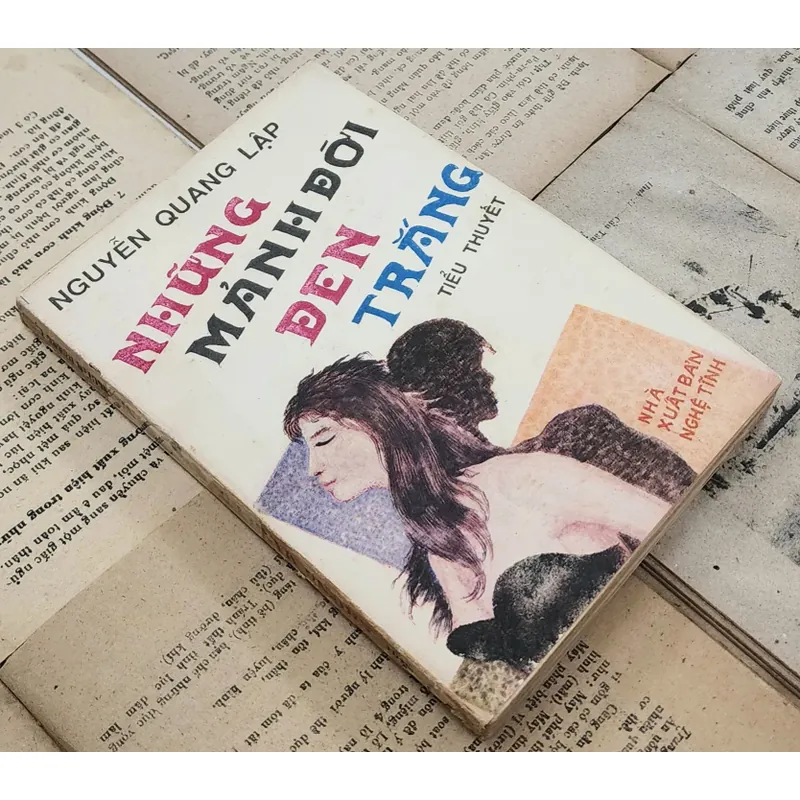 Tiểu thuyết NHỮNG MẢNH ĐỜI ĐEN TRẮNG (Nguyễn Quang Lập) 726572