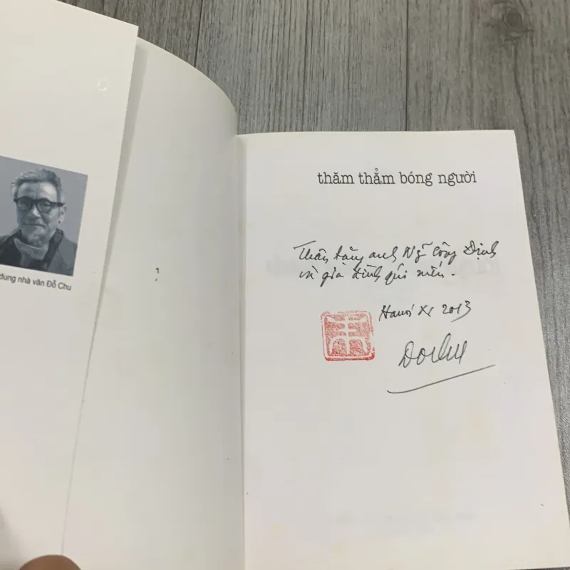 Thăm thẳm bóng người tuỳ bút. Có chữ ký tặng. 1a5 1002850