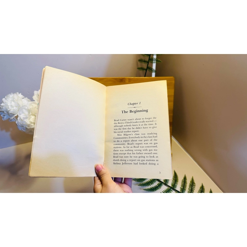 [Sách tiếng Anh 2hand] Like new 90% - Rent a Third Grader - B.B. Hiller 495503