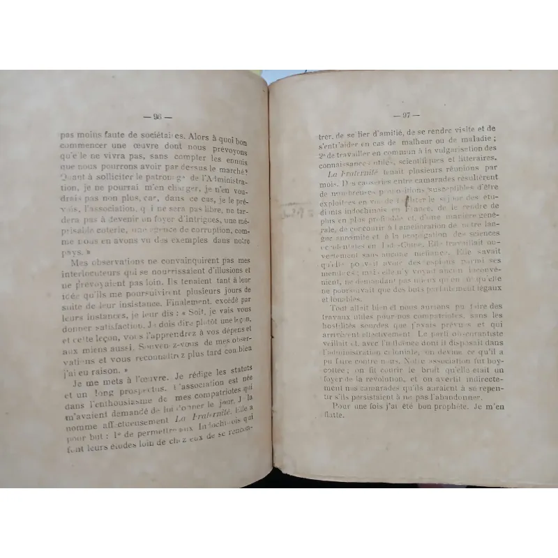 UNE HISTOIRE DE CONSPIRATEURS ANNAMITES À PARIS (CHUYỆN VỀ NGƯỜI AN NAM ÂM MƯU Ở PARIS) 629142