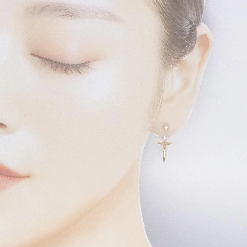 Bông tai Louis Vuitton Creole Monogram Idylle một bên 665919