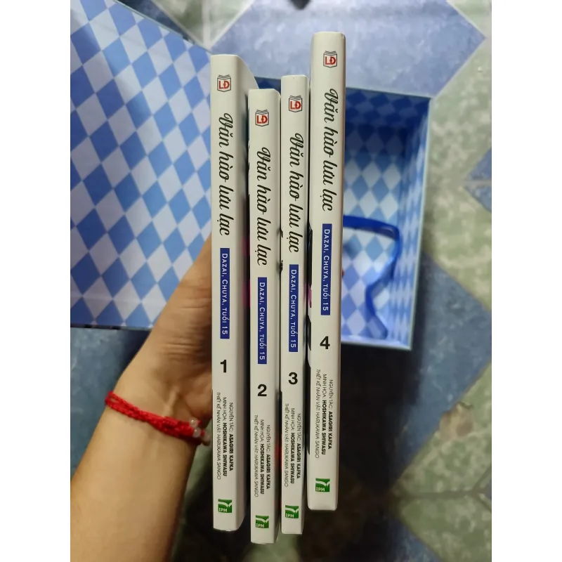 Văn hào lưu lạc ( hộp) 1003454