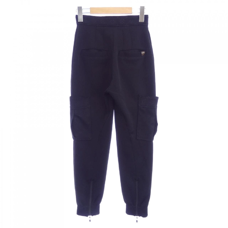 Quần cargo chi tiết monogram LOUIS VUITTON FMPA42D97 649568