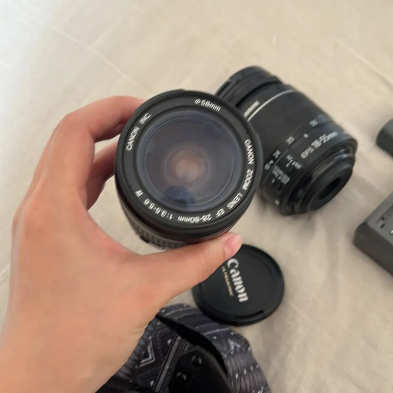 Máy ảnh canon 40D kèm 2 len 18-55 28-80 sử dụng tốt 998505