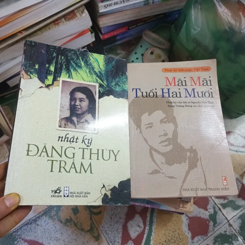 Nhật Ký Đặng Thùy Trâm + Mãi Mãi Tuổi Hai Mươi 688067