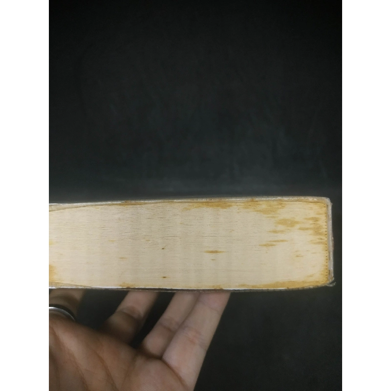 Nữ Hoàng & kẻ cướp 80% HCM2303 911219