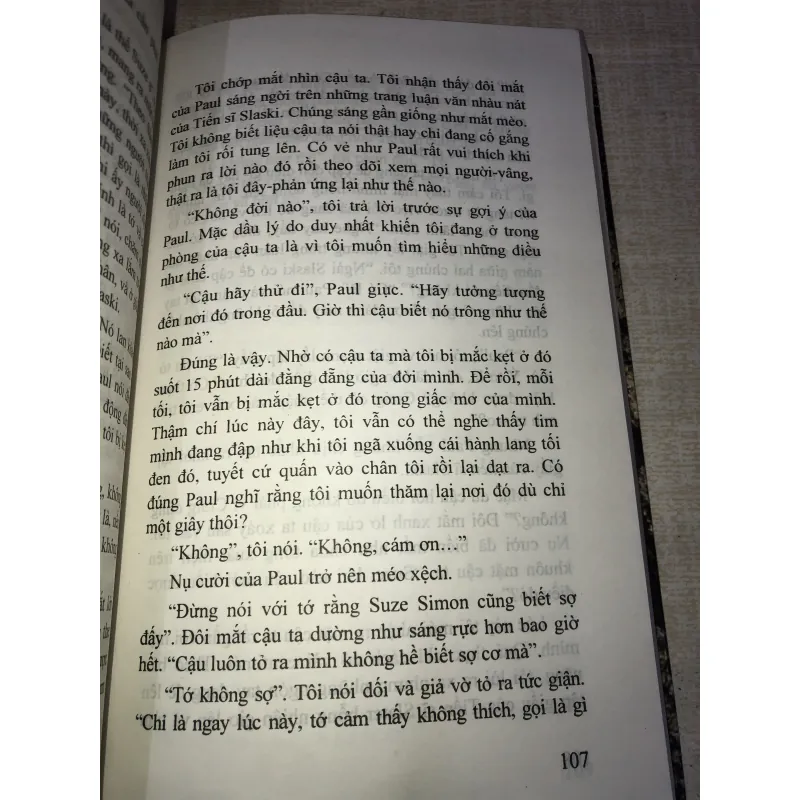 Người Trung Gian bị ma ám 993879