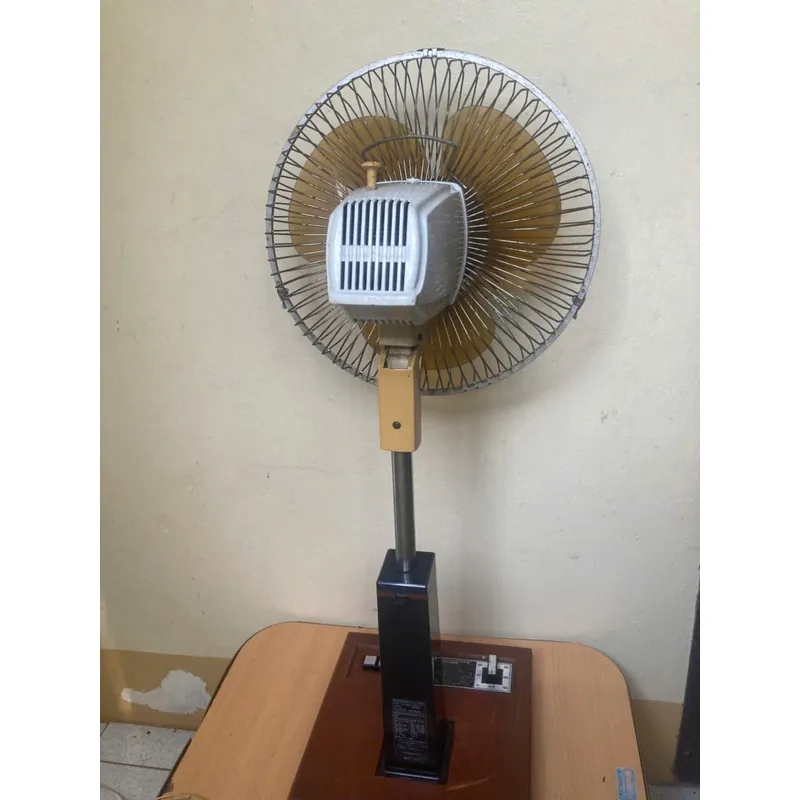 Quạt Lửng Nhật Mitsubishi vân gỗ cao 90cm cánh 30cm. 494008