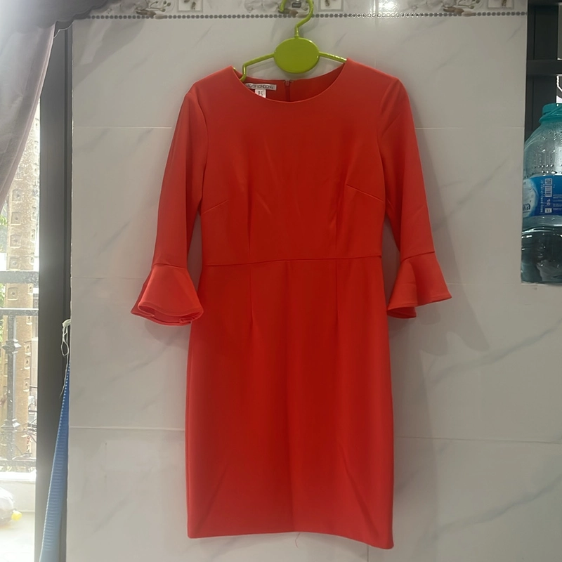 Đầm công sở màu cam hiệu Maggy London sz 4US 470464