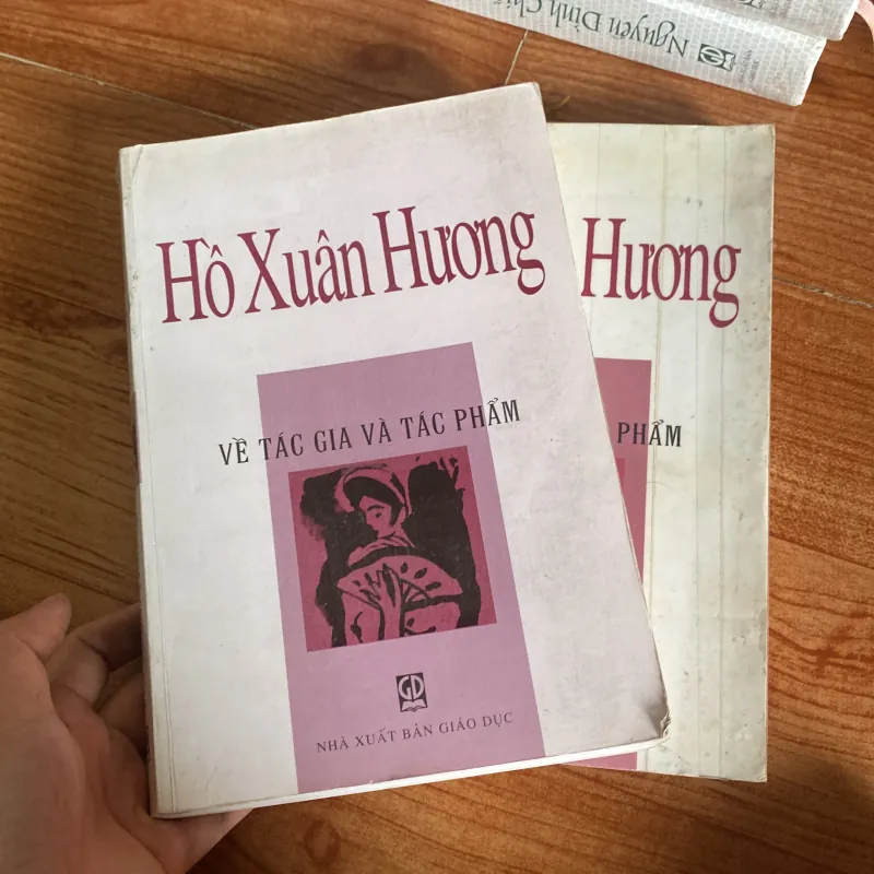 Hồ Xuân Hương về tác gia tác phẩm  1042279