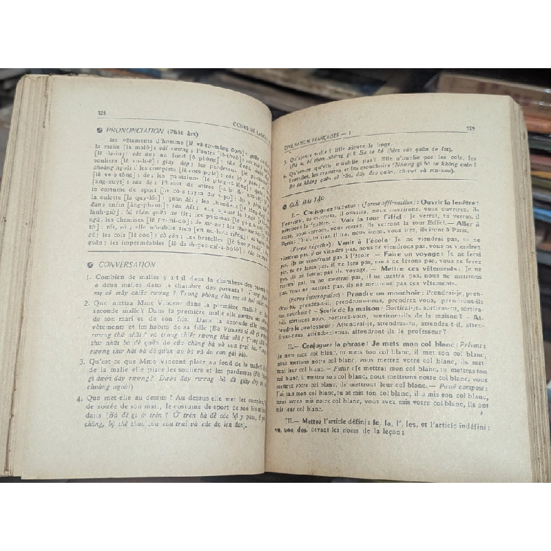 Bản dịch và dẫn giải của Cours de langue et de civilisation françaises - G.Mauger ( 1+2) 127835