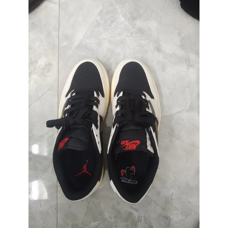 Travis Scott Jordan 1 Low Olive 590444