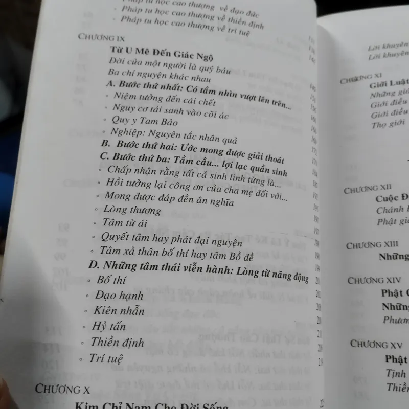 Cuốn sách trong ảnh là "Thuần hóa tâm hồn"  563658
