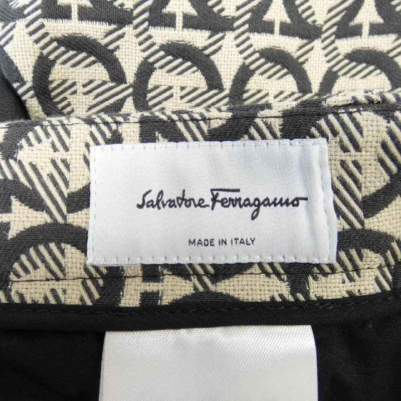 Quần SALVATORE FERRAGAMO - Hàng hiệu Authentic 890660