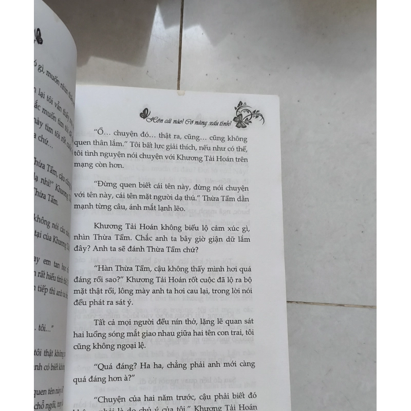 Hôn cái nào cô nàng xấu tính  404991