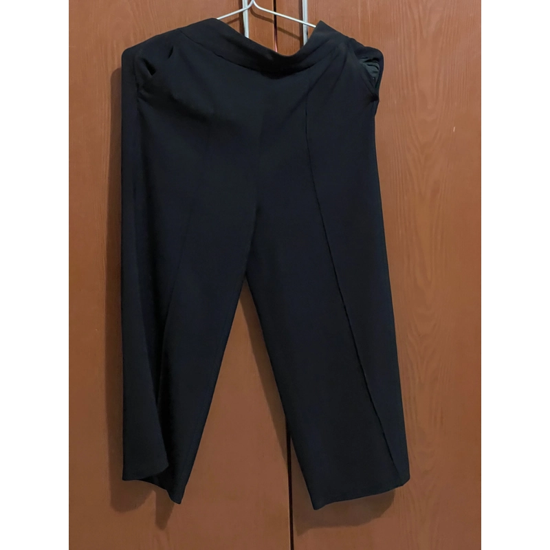 Quần sơ mi lửng màu đen 509167
