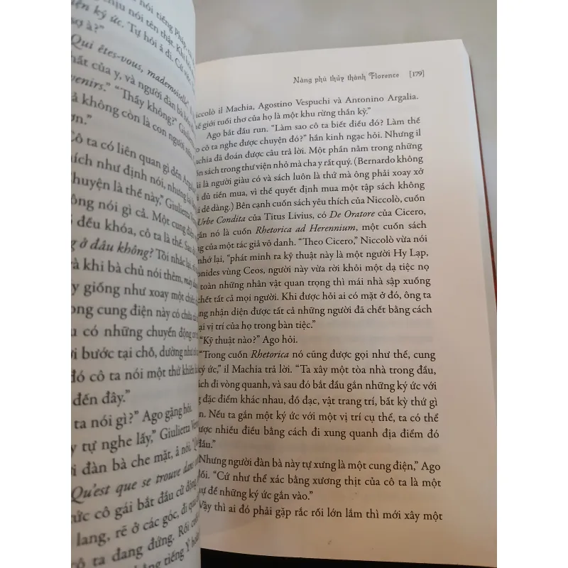 NÀNG PHÙ THỦY THÀNH FLORENCE - SALMAN RUSHDIE (NGUYỄN THỊ HIỀN THẢO DỊCH) 1032944