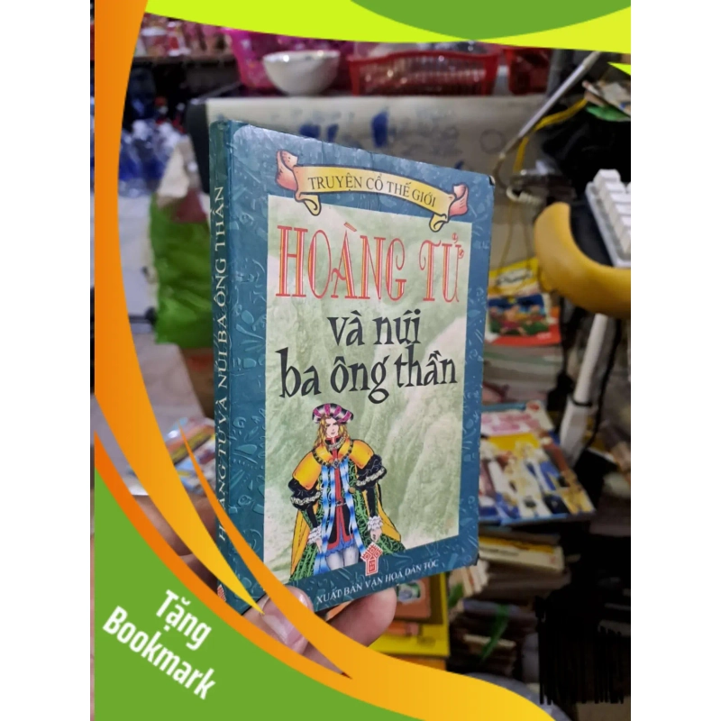 (TẶNG BOOKMARK) Hoàng tử và núi ba ông thần - RBK0111 945177