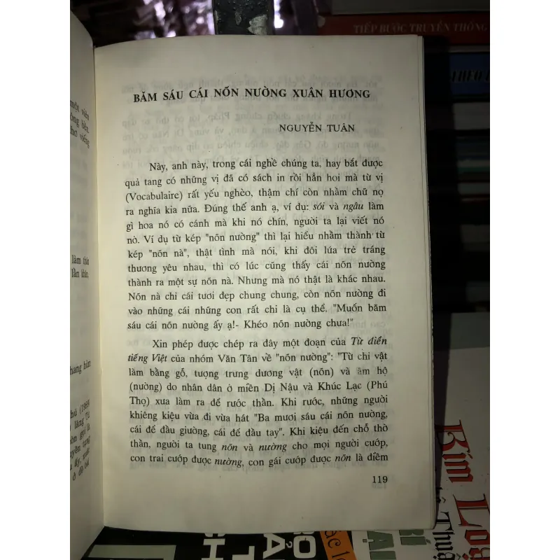 Hồ Xuân Hương thơ và đời  1001130