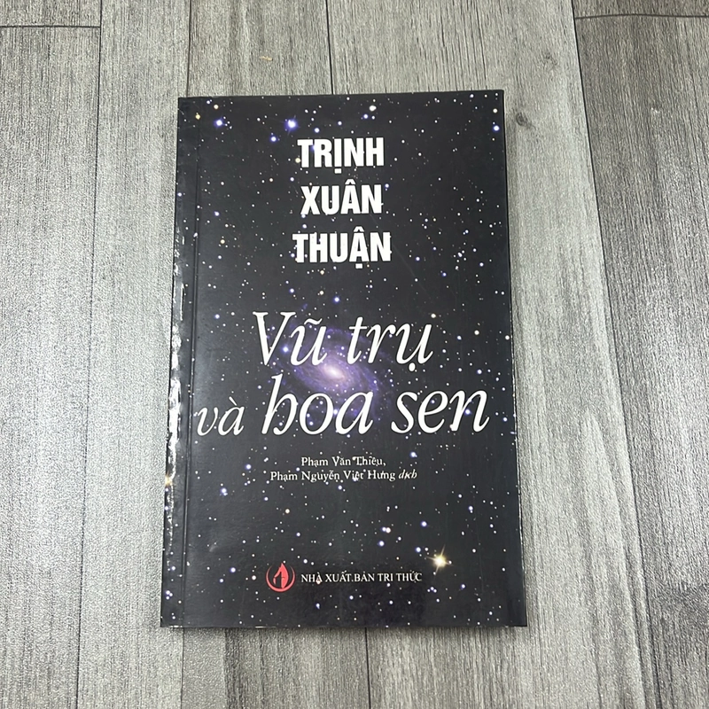 Vũ trụ và hoa sen. 2a4 527846