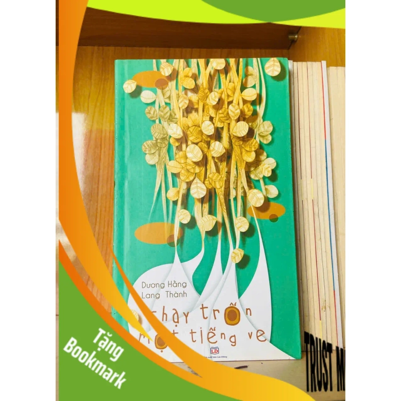 (TẶNG BOOKMARK) Chạy trốn một tiếng ve / Dương Hằng ; Lang Thành Sách văn học RBK3101 940997