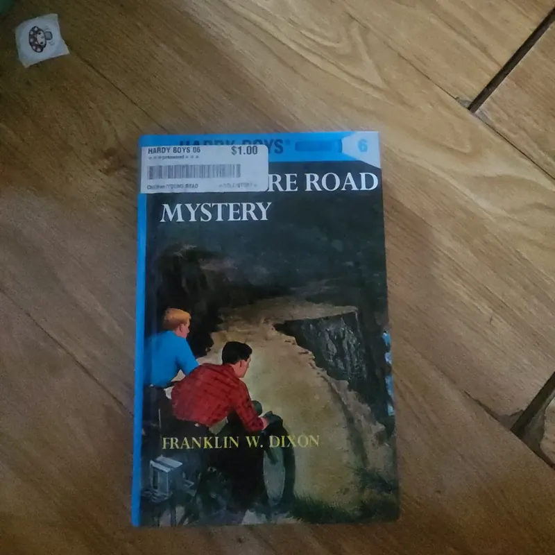 The Hardy Boy The Shore Road Mystery 6 (bìa cứng)Giá 20k  604002