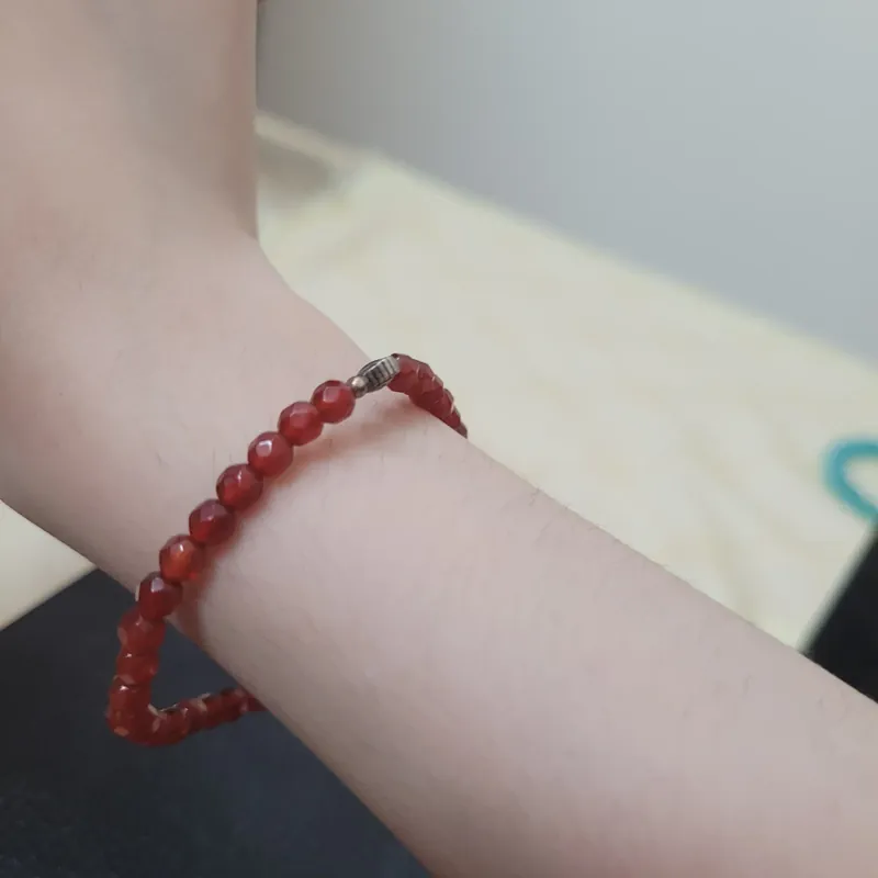 Vòng tay đá mã não cho các nàng tiểu thư 553295