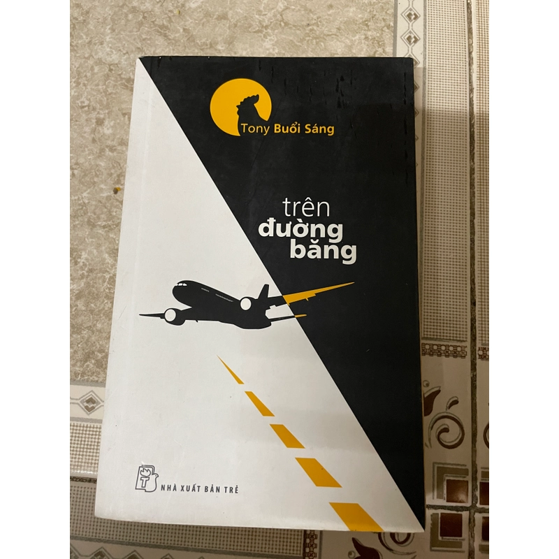 Trên đường băng-Tony buổi sáng 369712