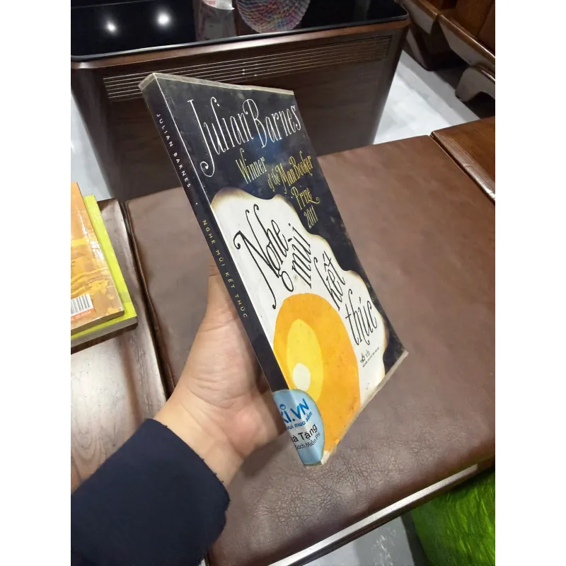 NGHE MÙI KẾT THÚC – JULIAN BARNES (SÁCH ĐOẠT GIẢI BOOKER 2011)-K2 992659