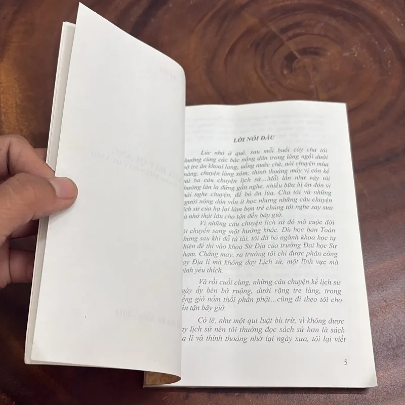 II Người Xưa Đất Quảng, Những Mẫu Chuyện Về Danh Nhân Đất Quảng - Lê Thí - 2011 1022337