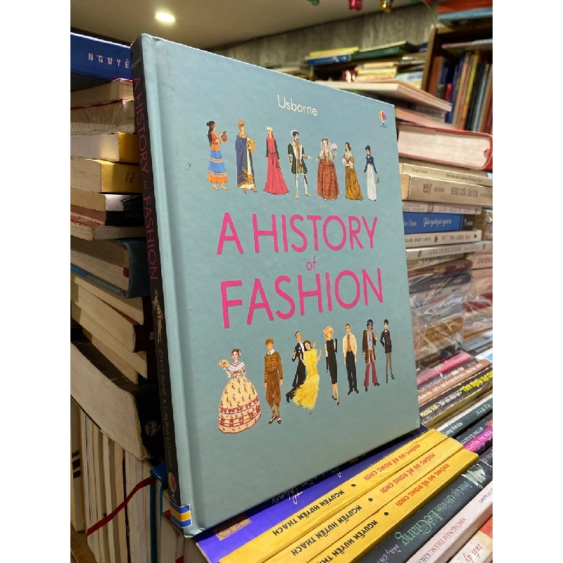 A History of Fashion - Emily Bone & Laura Cowan 735511