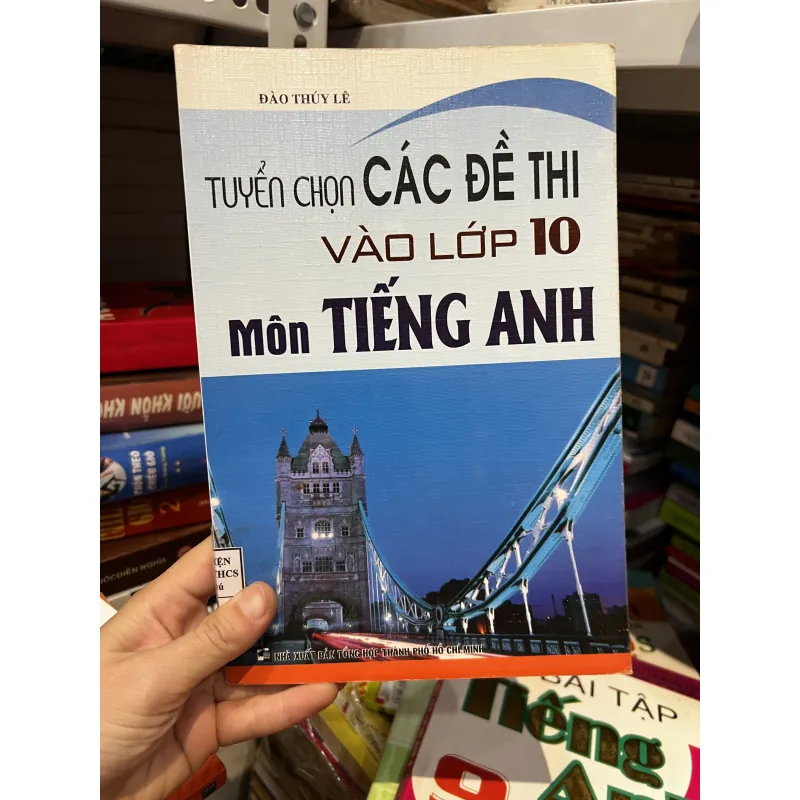 8 cuốn học ôn luyện cấp 2, văn và anh 751132