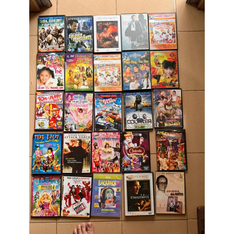 Đĩa DVD v CD 589905