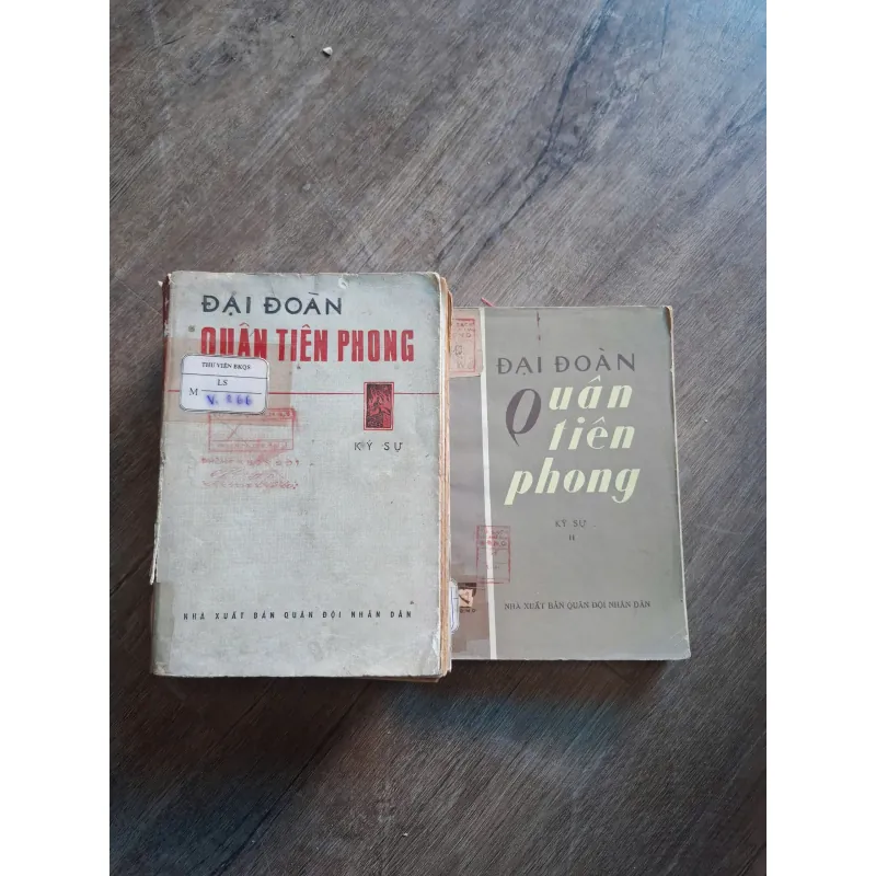 ĐẠI ĐOÀN QUÂN TIÊN PHONG - KÝ SỰ (Tập I và Tập II) 726212