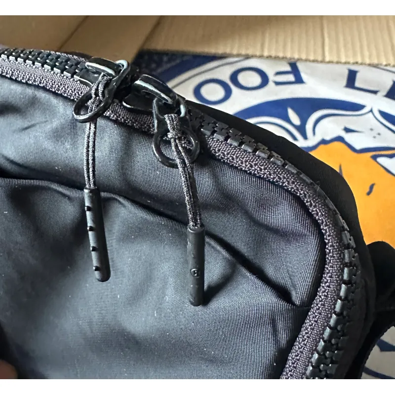 Túi chéo lululemon 777359