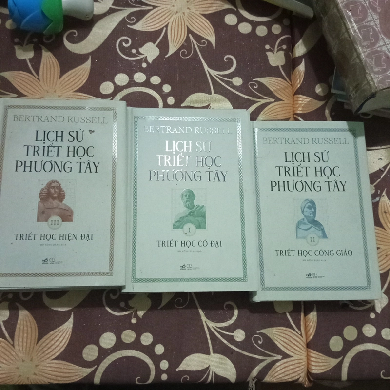 Bộ sách lịch sử triết học phương Tây của Bertrand Russell  550292